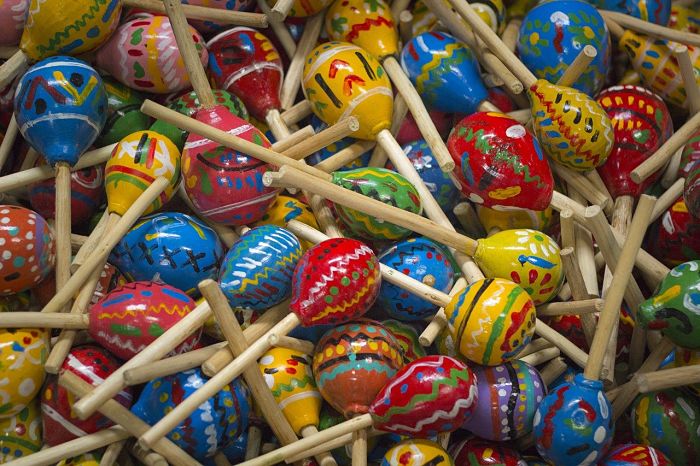 maracas de colores para niños