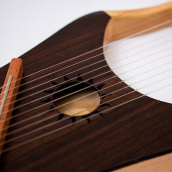 lira instrumento musical
