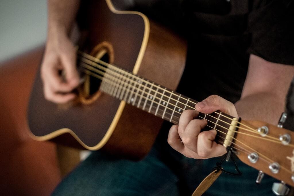 Cómo elegir la mejor funda para tu guitarra tipos de fundas para guitarra