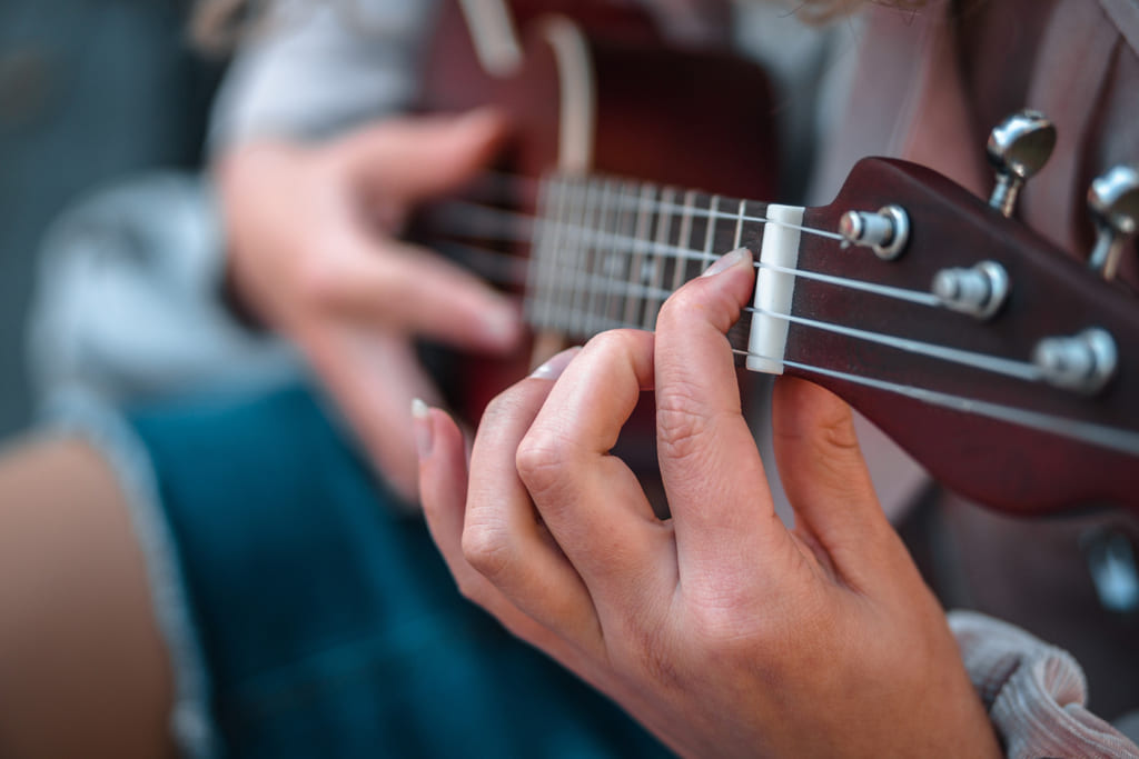 Por qué mi ukelele suena mal problema con las cuerdas