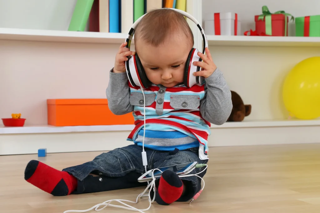 ¿Cuáles son los beneficios de la música en los niños y cómo ayuda esta a su desarrollo?